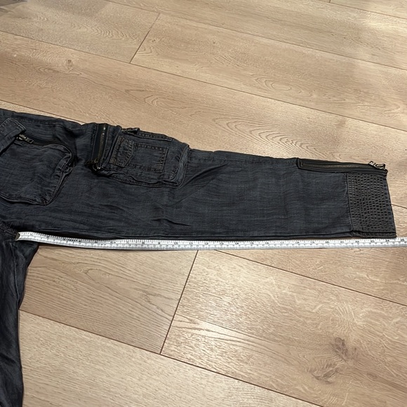 7 for All Mankind Style AN6236-F38 Mid Rise Cargo Ankle Jeans. - Picture 10 of 10
